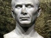 Mark Dion face Jules César Arles